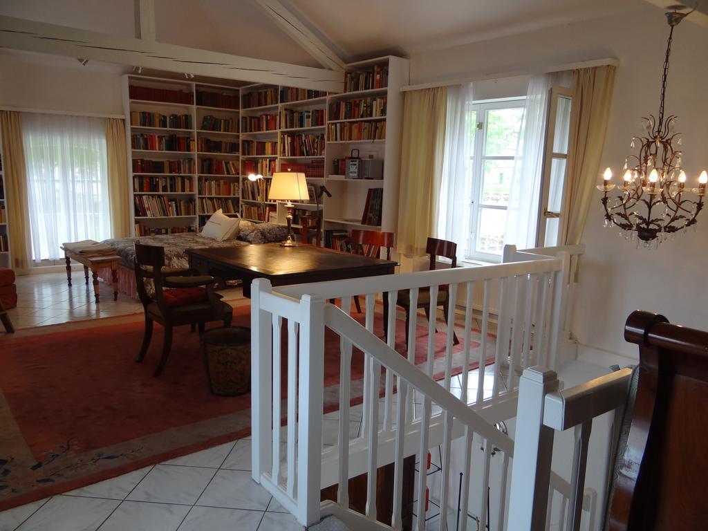 Chateau Mesny Gite Au Fil Des Pages Vic-sur-Seille Ngoại thất bức ảnh