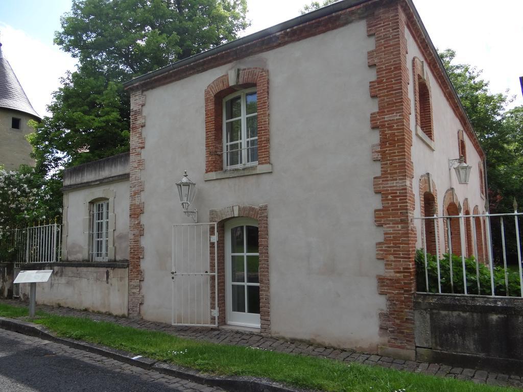 Chateau Mesny Gite Au Fil Des Pages Vic-sur-Seille Ngoại thất bức ảnh